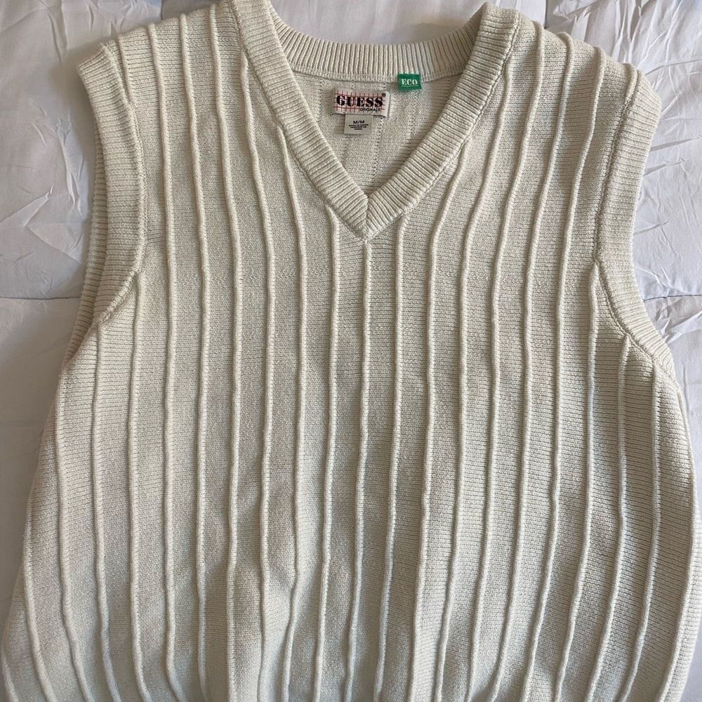 White oversized Guess sweater vest